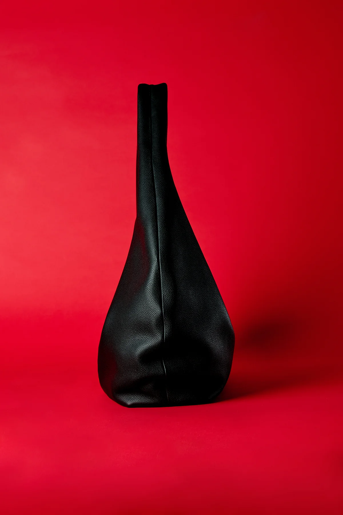 London Togo Leather Maxi Handbag - Black - Image 4