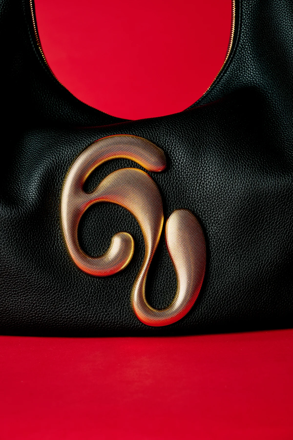 London Togo Leather Maxi Handbag - Black - Image 6