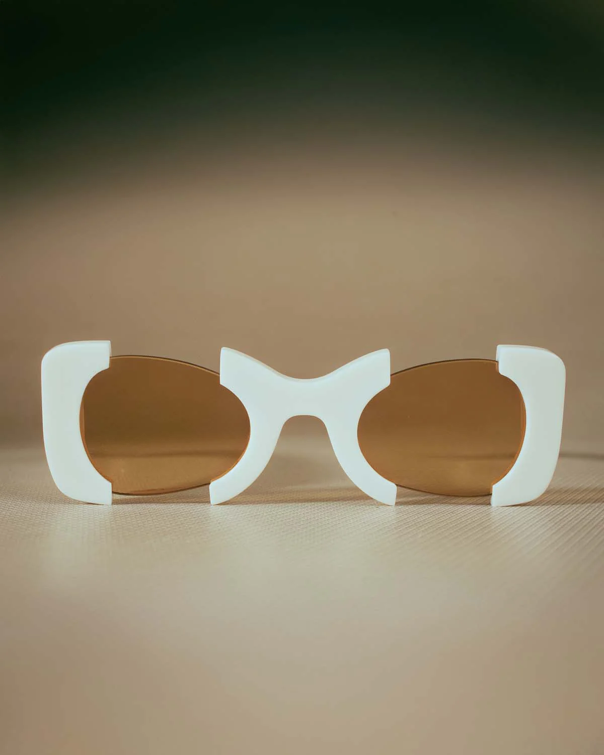 Suki Sculptural Statement Sunglasses - White - Image 4